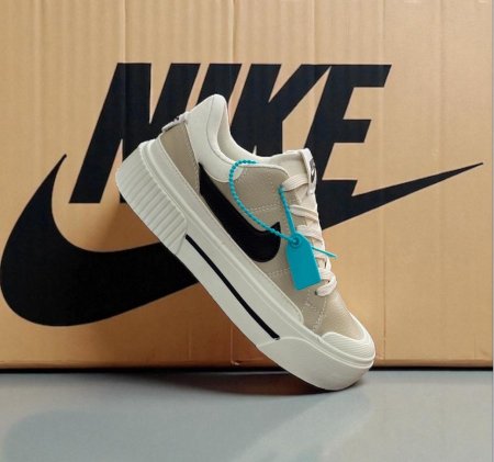 كاكي نايك اسود