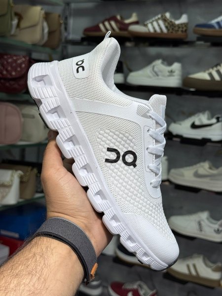 ابيض